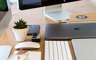 开云体育官方网站下载-张奔斗：今年没怎么赚钱的吴迪，却一直在捐钱