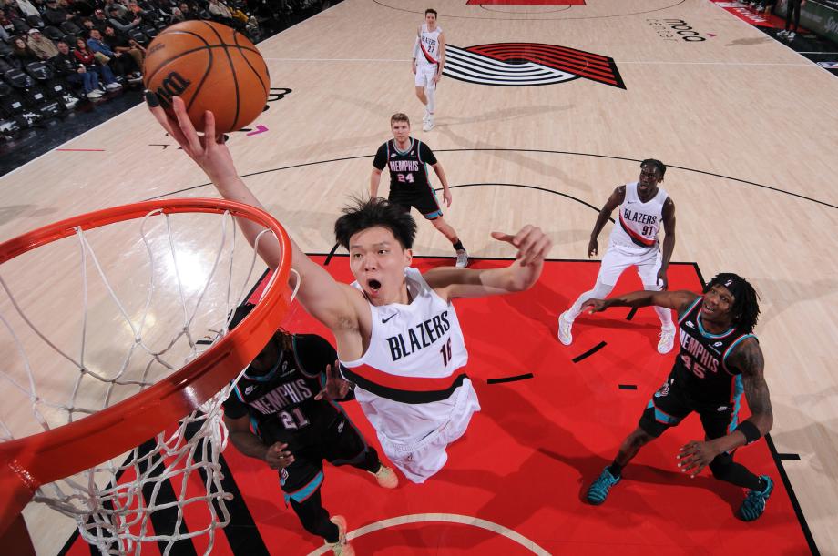 [图]杨瀚森2+1霍勒迪20+5+7 开拓者主场大胜灰熊