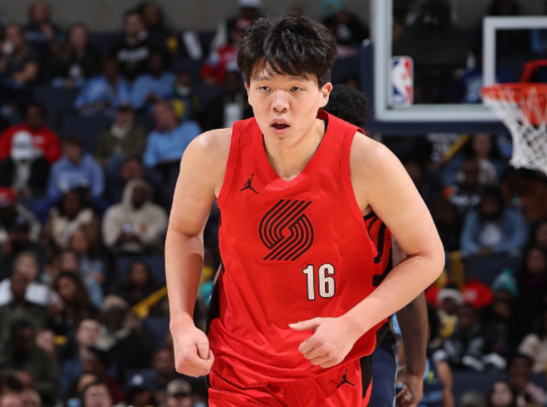 开云app官网下载-杨瀚森0+1+1！开拓者惨负骑士吞5连败 阿伦40+17+4帽生涯新高